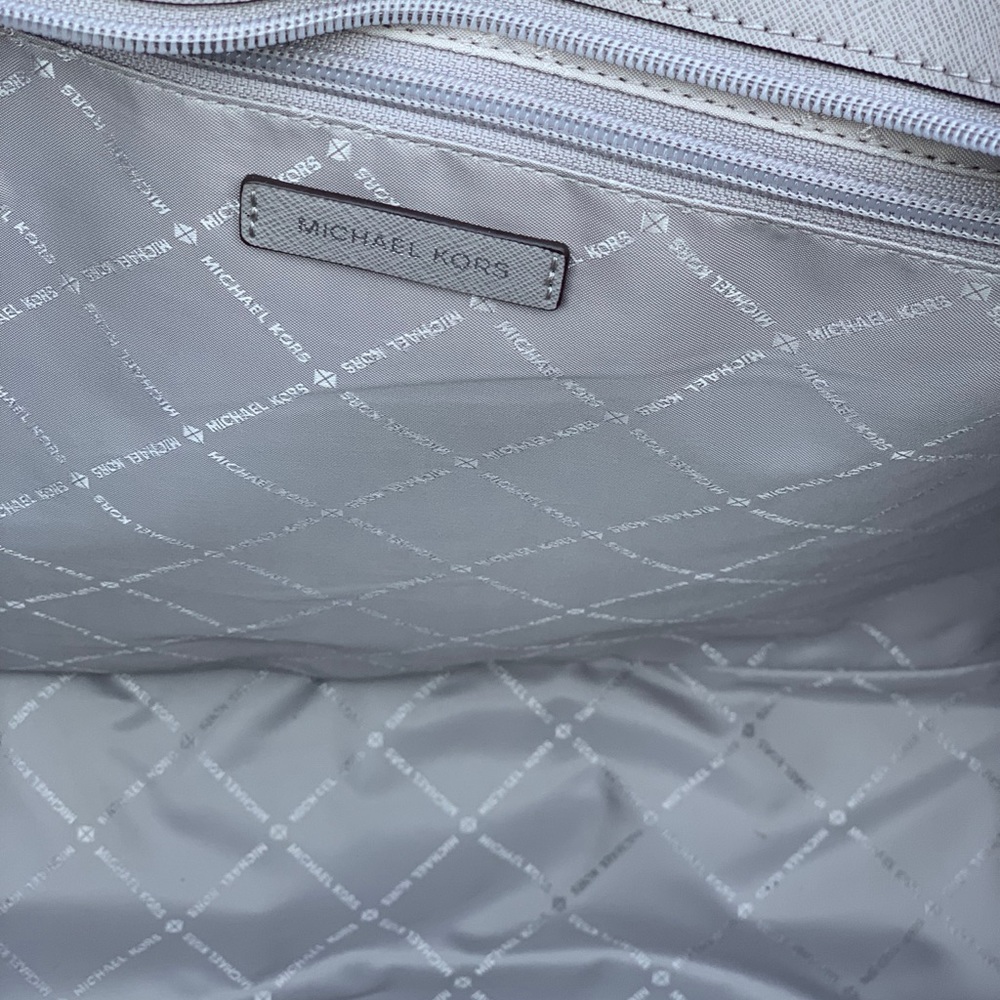NWT Michael Kors XL Jet Set Tote - Picture 4 of 10